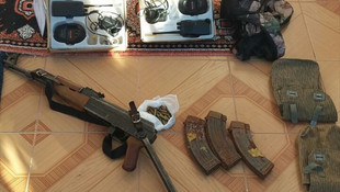 Diyarbakır'da tuzaklı bidonlarda silah ele geçirildi