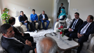 Diyarbakır'da yaralanan askere ziyaret