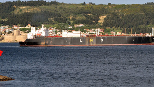 Doğalgaz tankeri Çanakkale Boğazı'ndan geçti