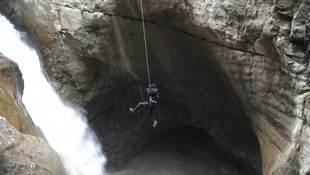 Düzce'de şelaleden düşen Suriyeli çocuğun kaybolması