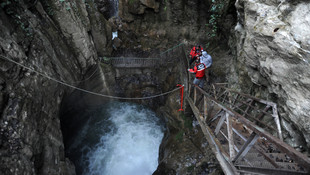 Düzce'de şelaleden düşen Suriyeli çocuğun kaybolması