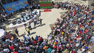 En çok acı biberi yemek için yarıştılar