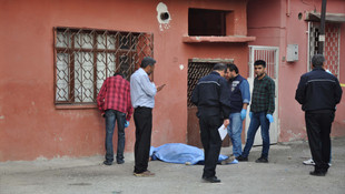 Eski kız arkadaşını ağır yaralayıp intihar etti