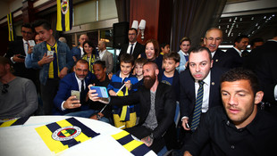 Fenerbahçe camiası, tanışma toplantısında bir araya geldi