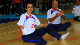 Fethiye'de oturarak voleybol heyecanı