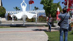 Fethiye'deki balerin heykelleri yeni yerinde