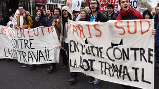Fransa'da çalışma yasası tasarısı ülke genelinde protesto edildi