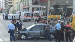Hasta taşıyan ambulans kaza yaptı