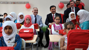 Hatay'da Türk Kızılayı Geçici Eğitim Merkezi açıldı