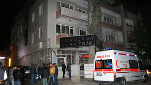 İzmirde bir evde yangın çıktı: 1 ölü 1 yaralı