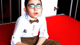 Küçük çocuğun dik durmasını sağlayacak hediye