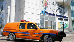 İzmirde laboratuvardan sızan gaz nedeniyle iş merkezi boşaltıldı