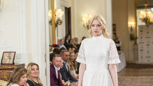 Londra'da, Turkiye'deki Suriyeli çocuklara yardım defilesi