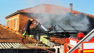 Manisa’da ev yangını