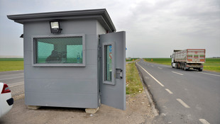 Polis noktalarına zırhlı kulübeler yerleştiriliyor