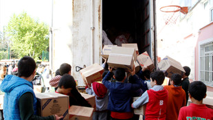 Öğrencilerden Bayırbucak Türkmenlerine yardım