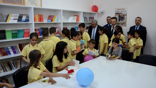 Şehit polisler adına kütüphane kurdular