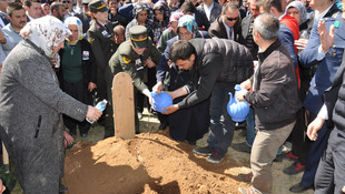 Şehitlerimizi uğurluyoruz