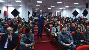 Sinema sanatçısı Ediz Hun'dan gençlere birlik olun çağrısı