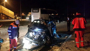 Sivas'ta otobüs ile otomobil çarpıştı: 4 yaralı