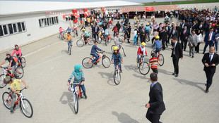 Suriyeli çocuklara bisiklet hibe edildi