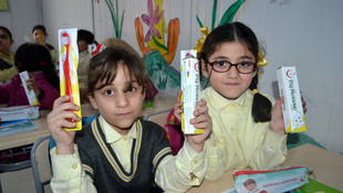 Suriyeli çocuklara diş taraması