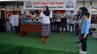 Suriyeli kadınlardan el işi sergisi