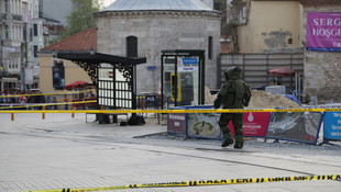 Taksim'de şüpheli çanta fünyeyle patlatıldı