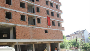 Tekirdağ'da, pankarta bağlanmış patlayıcı maddeler etkisiz hale getirildi