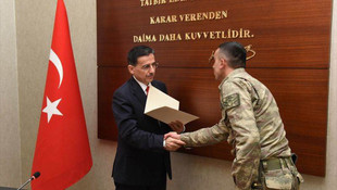 Terörle mücadelede başarılı personele ödül