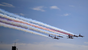 Türk Yıldızları'nın, EXPO'daki gösterisi nefes kesti