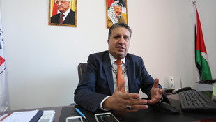 Türkiye mezunu Filistinlilerden TİKA'ya teşekkür plaketi