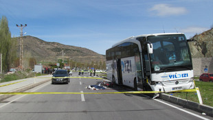 Yolcu otobüsü elektrikli bisiklete çarptı: 1 ölü, 1 yaralı