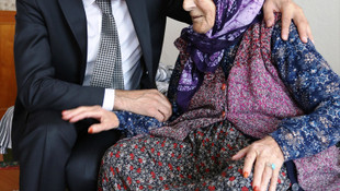 107 yaşındaki Cemile nineye Anneler Günü ziyareti