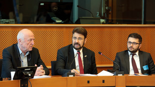 SETA'nın 2015 Avrupa İslamofobi Raporu AP'de tanıtıldı