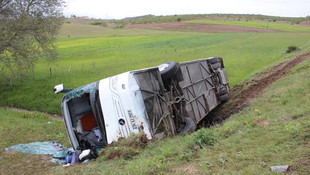 Yozgatta tur otobüsü devrildi: 40 yaralı