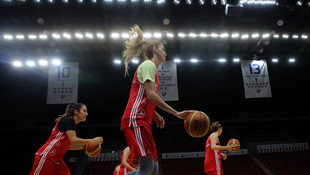 A Milli Kadın Basketbol Takımı hazırlıklarını sürdürdü