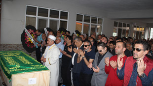 ABD'de trafik kazasında ölen iş adamı Giresun'da toprağa verildi