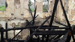 Ankara'da tarihi camide yangın