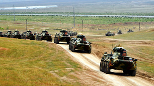 Azerbaycan ordusu tatbikat yapıyor