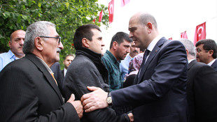 Bakan Soylu'dan şehit ailesine taziye ziyareti