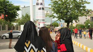 Muşta başına ödül konulan teröristler afişle duyuruluyor