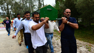 Başpehlivan Yeşil'in babasının cenazesi, toprağa verildi