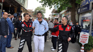 Belediye önünde eylem yapan gruba polis müdahalesi