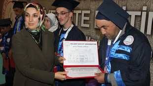 BEÜ'de Engelsiz Üniversite Eğitimi mezuniyet töreni