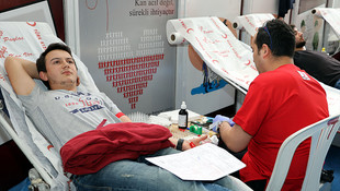 Bir günde 1453 ünite kan toplandı