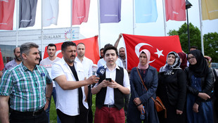 Böhmermann'ı destekleyen Belçikalı siyasetçi protesto edildi