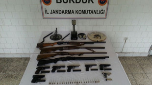 Burdur'da silah kaçakçılığı operasyonu