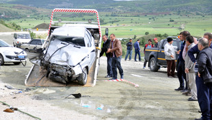Çorum'da iki otomobil çarpıştı: 2 ölü, 3 yaralı