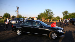 Erdoğan ve Yıldırım, Dürümlü'de katledilenlerin yakınlarını ziyaret etti